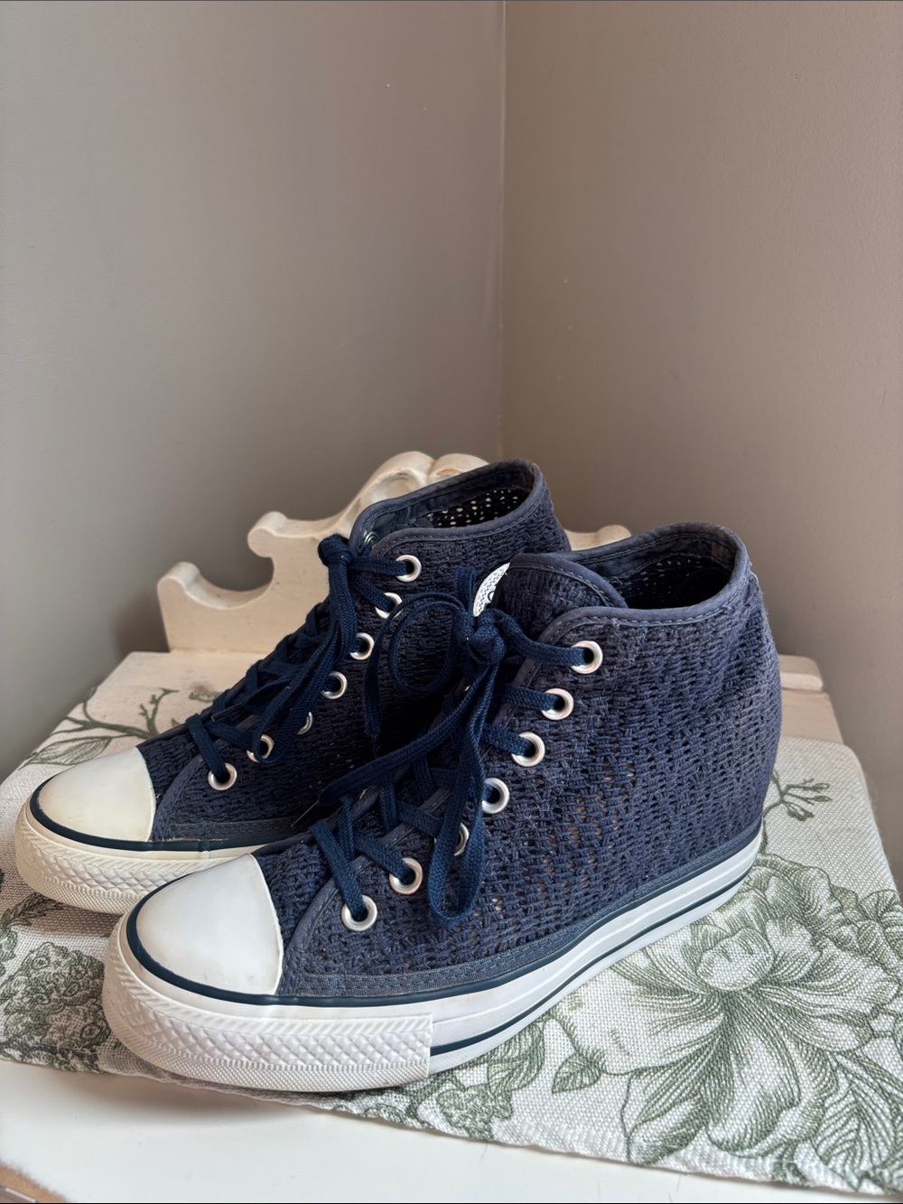Converse Lux Mid Wedge Navy High-Top Knit Sneakers with White Toe Caps sz 8